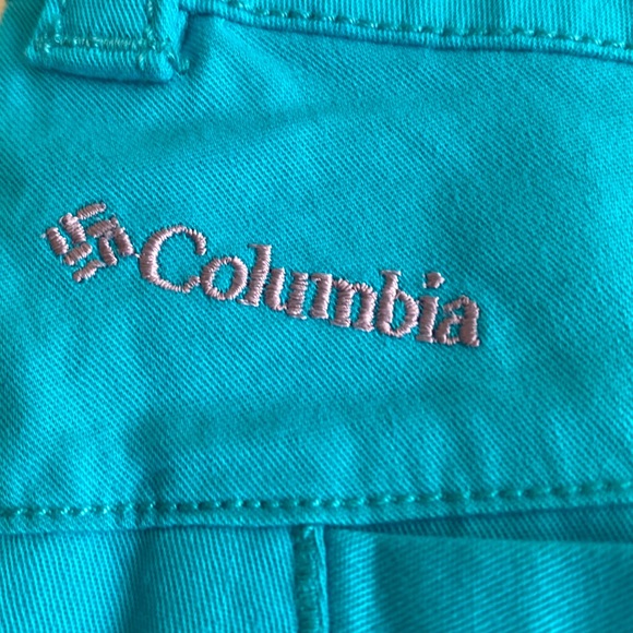 Columbia 4” Inseam 100% Cotton Shorts - Picture 3 of 5